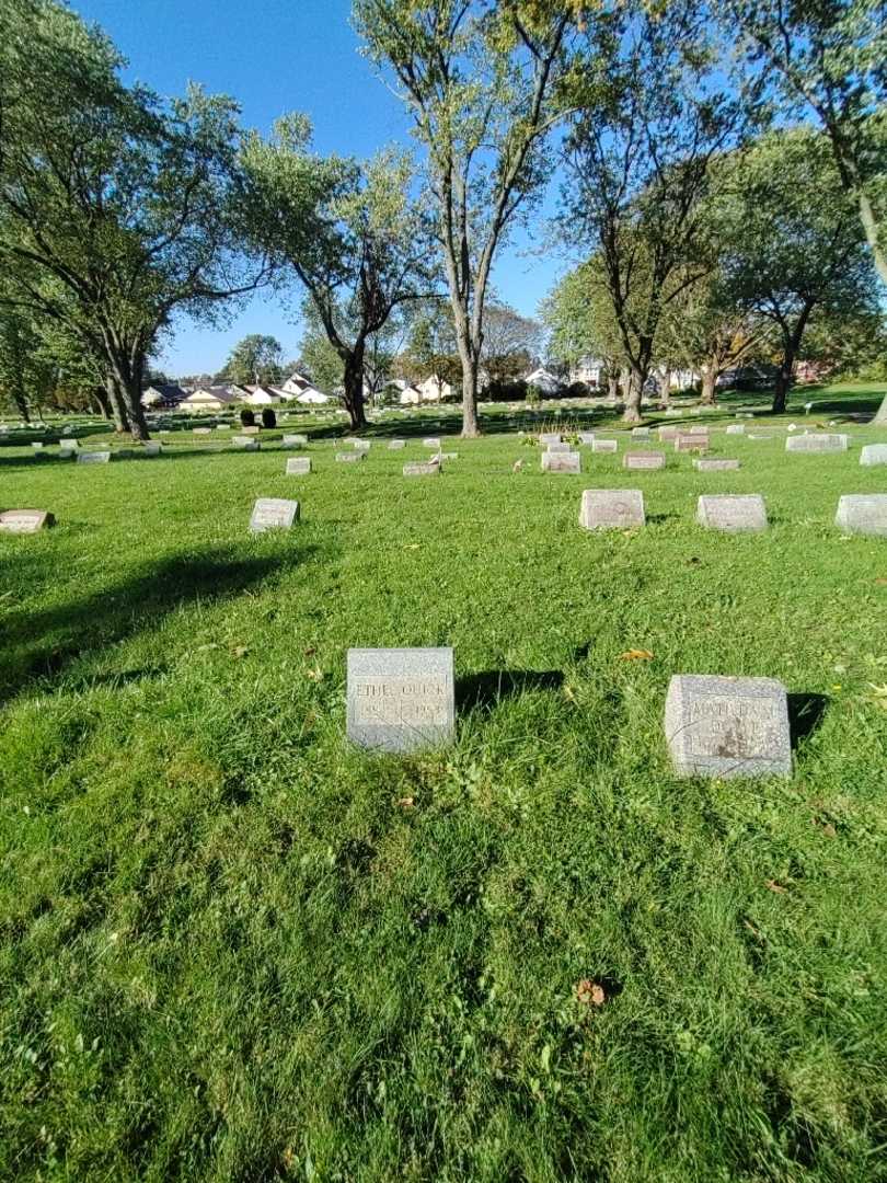 Ethel Quick's grave. Photo 2