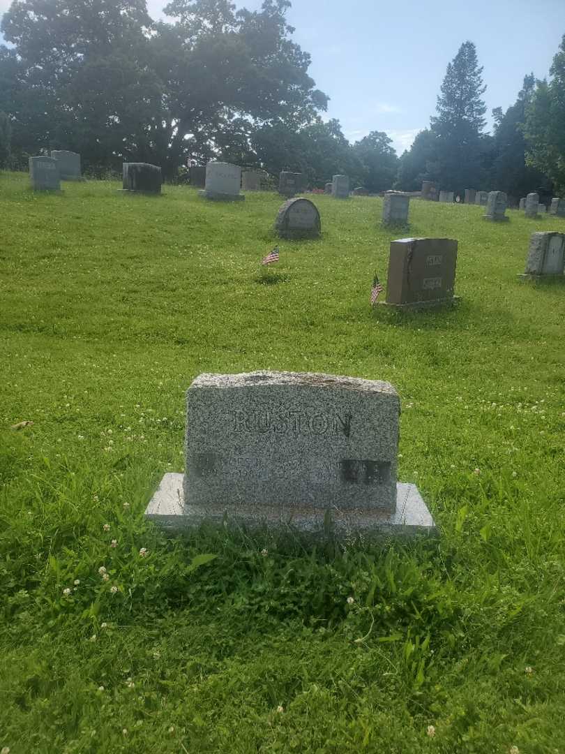 Frances R. Ruston's grave. Photo 2