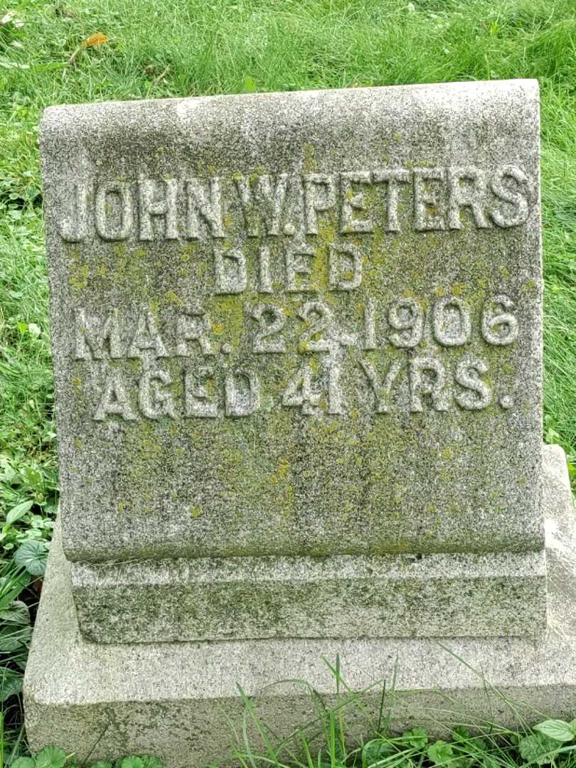 John W. Peters's grave. Photo 3