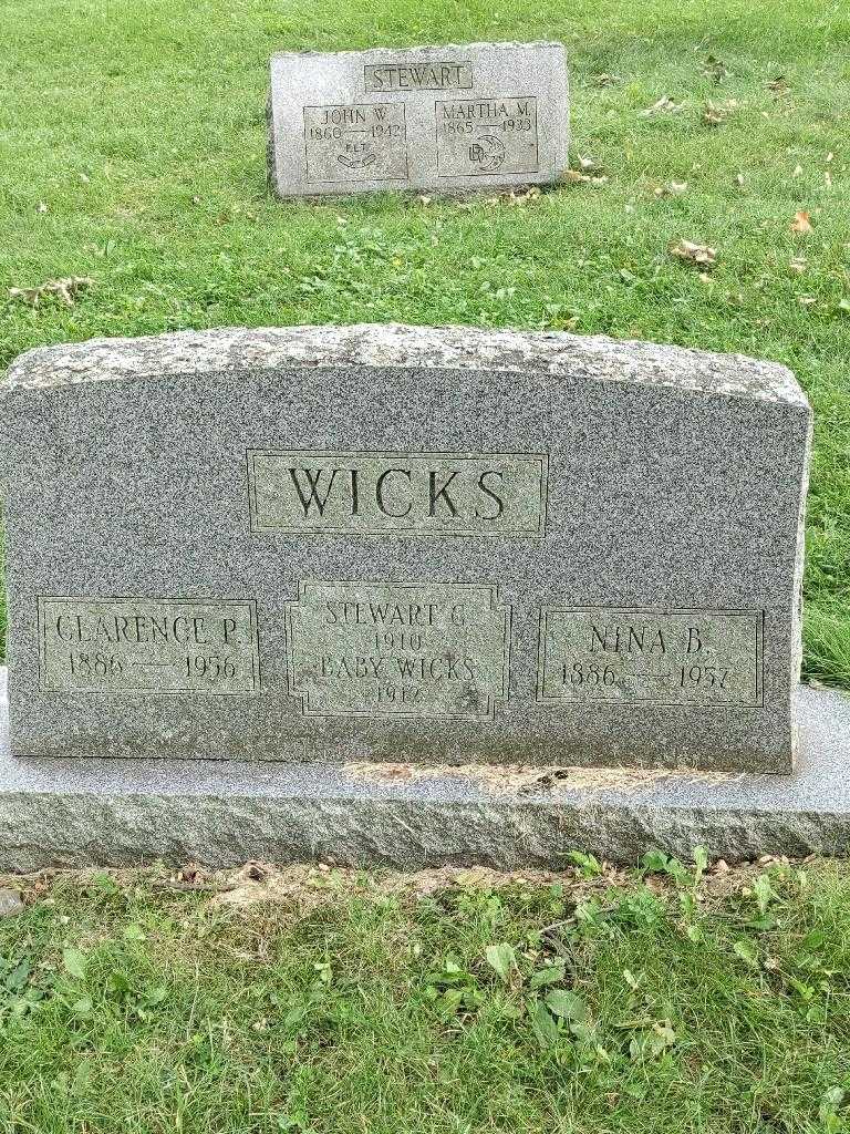 Baby Wicks's grave. Photo 2