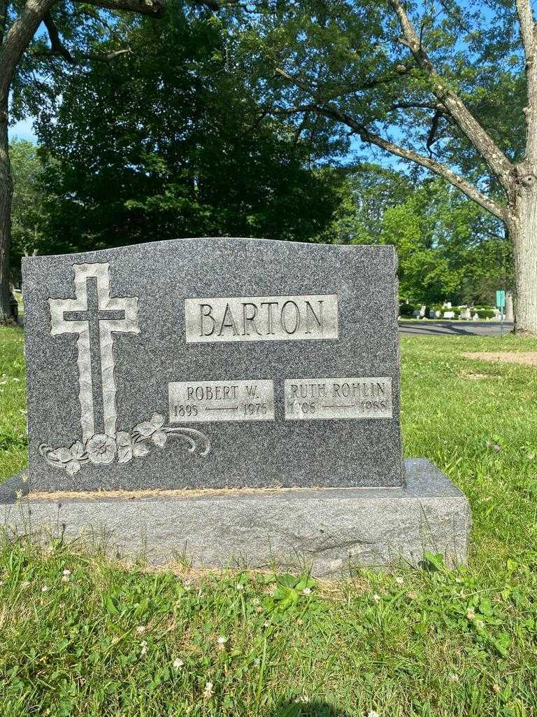 Ruth Barton Rohlin's grave. Photo 2