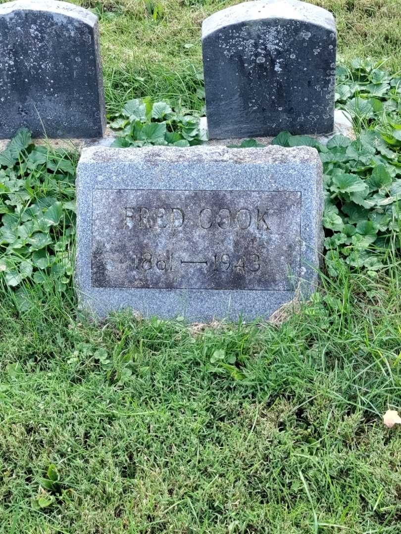 Frederick Cook's grave. Photo 3