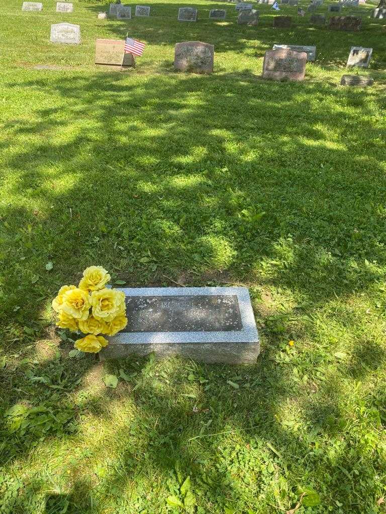 Viola B. Broome's grave. Photo 2