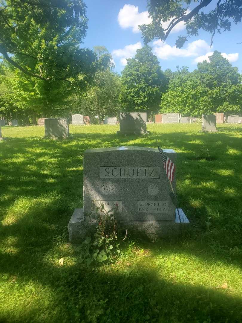 George Leo Schuetz's grave. Photo 2
