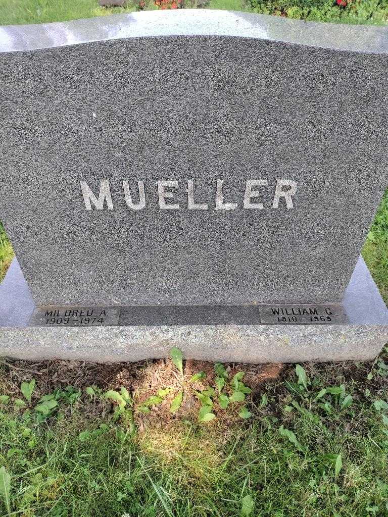 William G. Mueller's grave. Photo 2