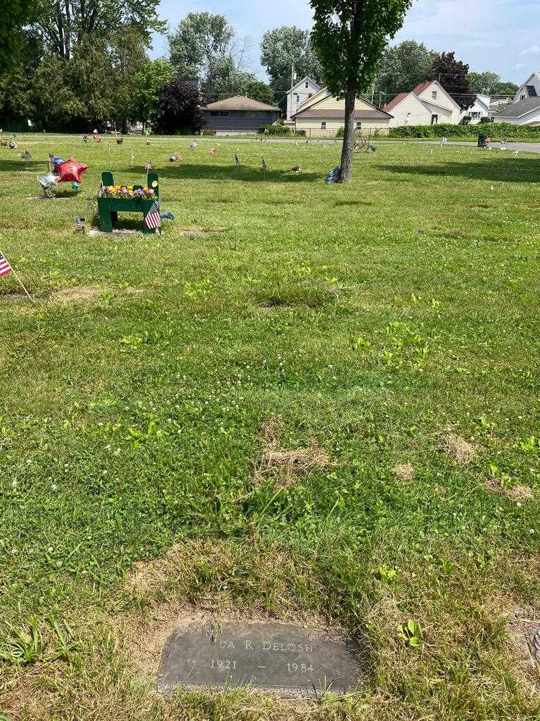 Ida R. Delosh's grave. Photo 2