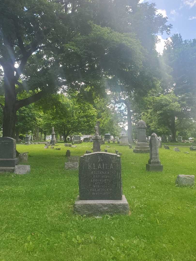 Frederick "Fred" Klaila's grave. Photo 2