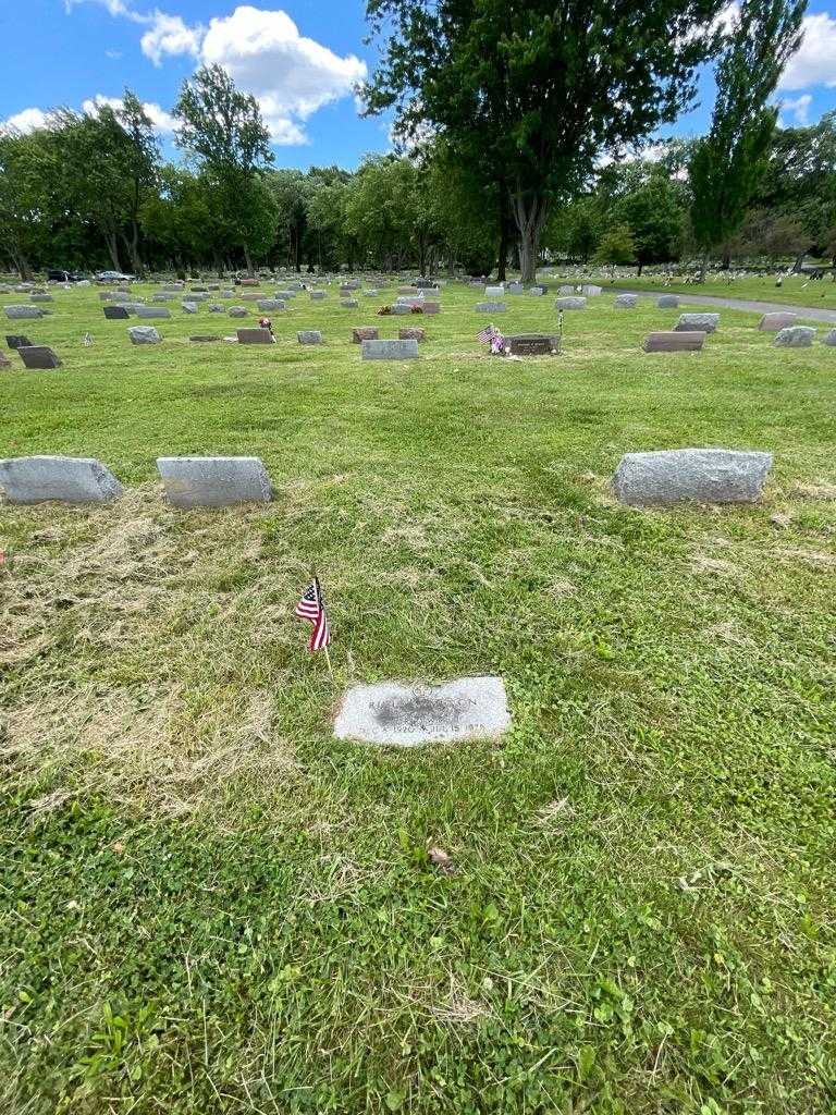 Rufus McMillon's grave. Photo 1