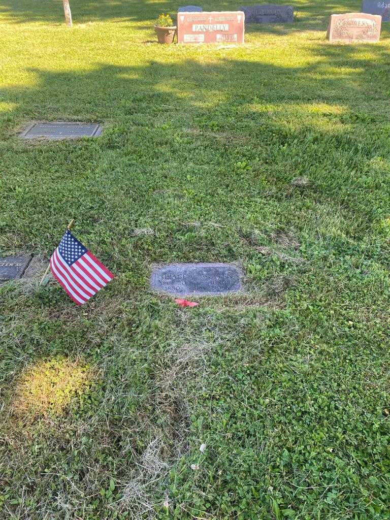 Grace C. Mullen's grave. Photo 2