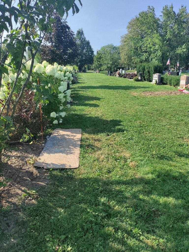 Mbanza Yombo's grave. Photo 2