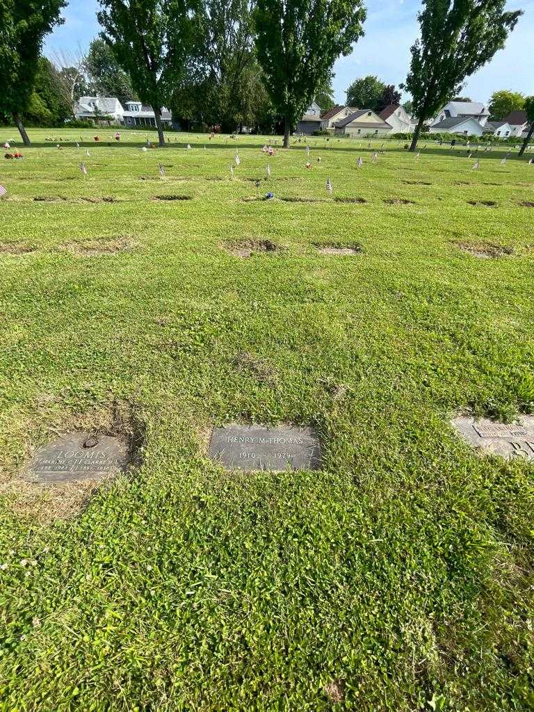 Henry M. Thomas's grave. Photo 1