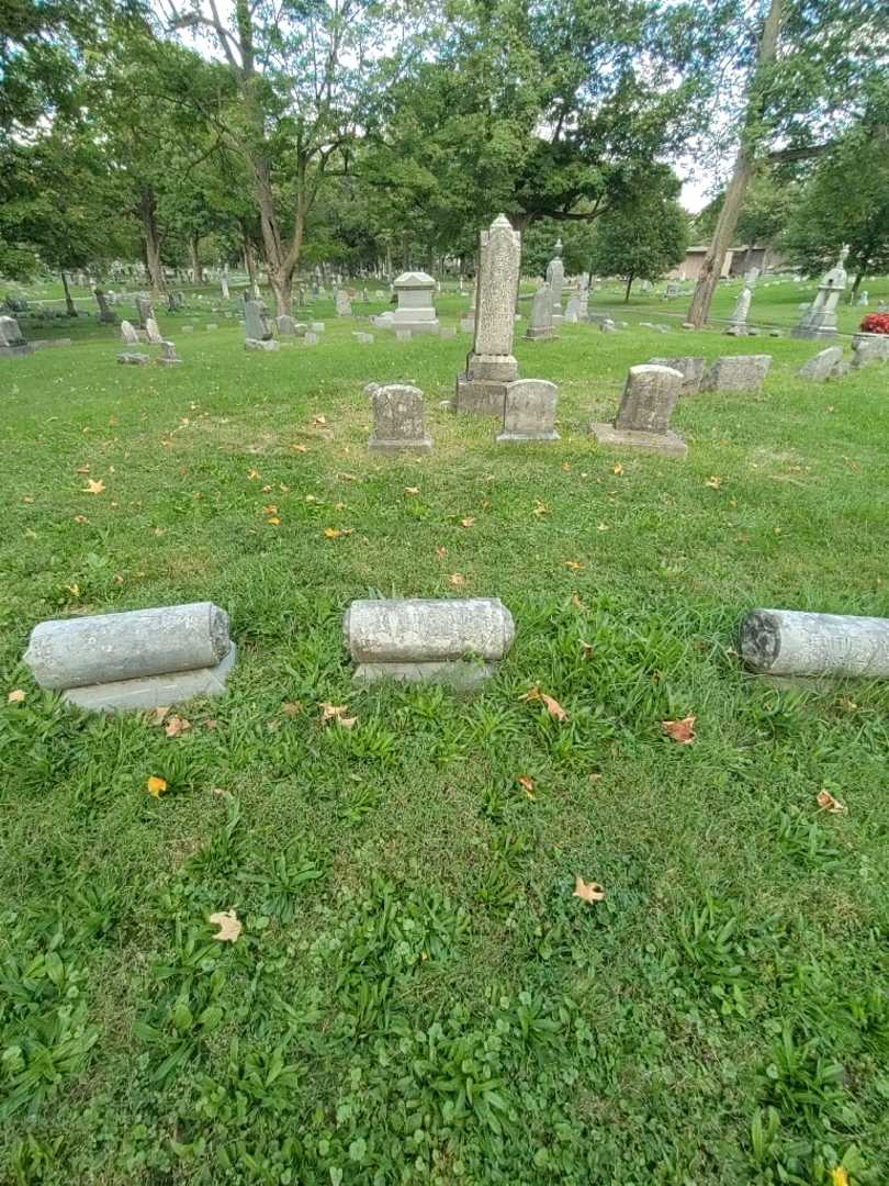 Anelia Trautman Lengles's grave. Photo 1