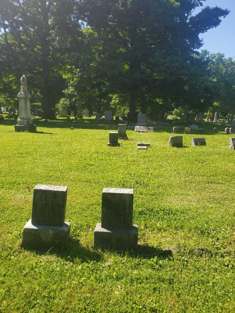 Hannah Carter's grave. Photo 2