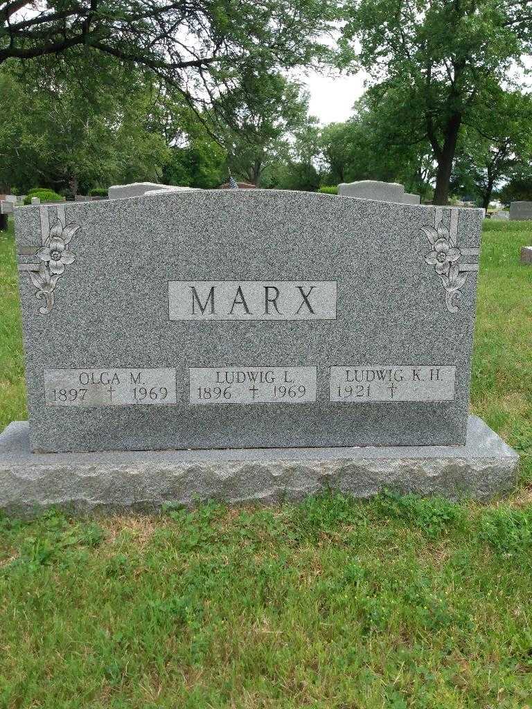 Ludwig L. Marx's grave. Photo 2