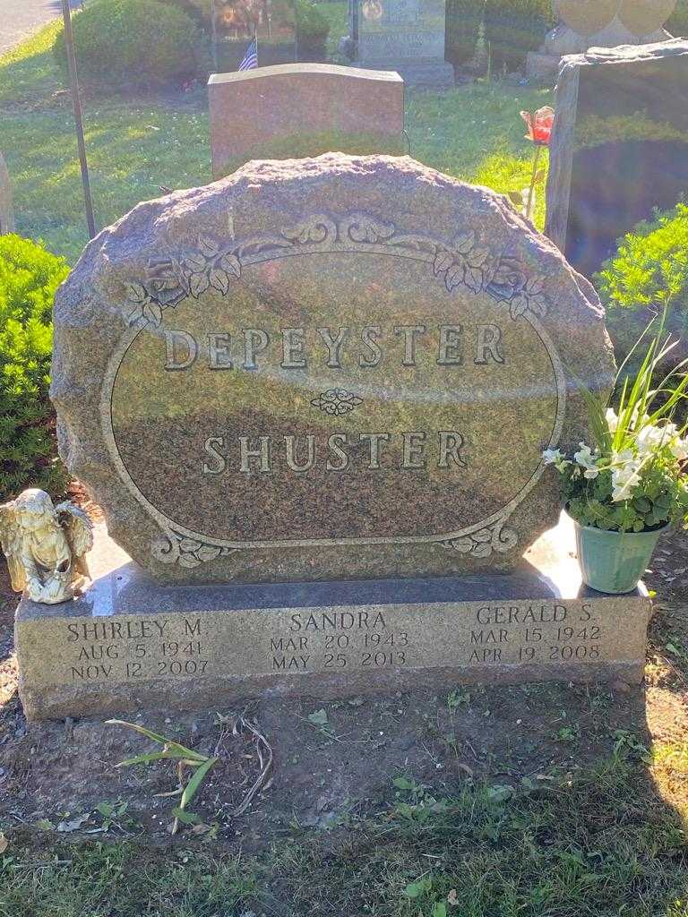 Gerald S. Depeyster Shuster's grave. Photo 3