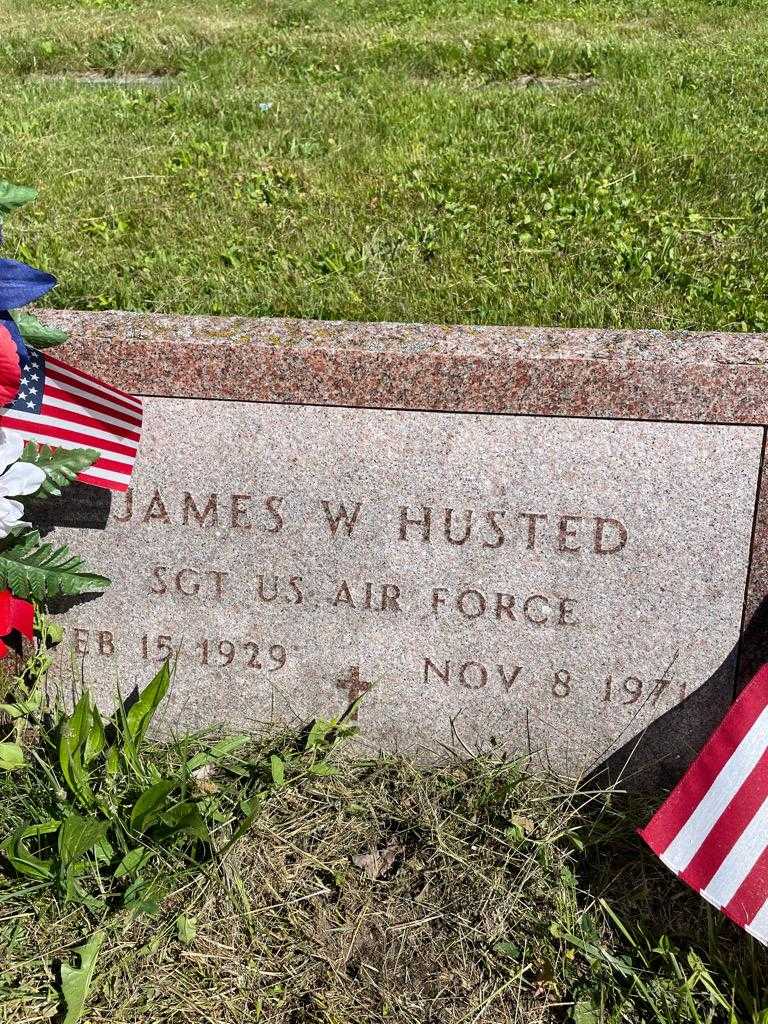 James W. Husted's grave. Photo 3