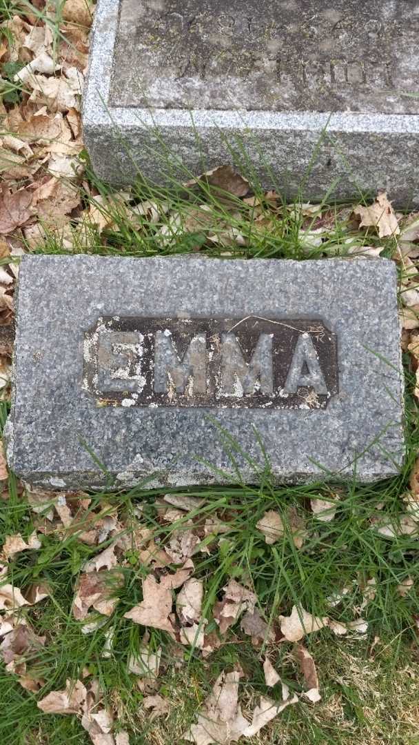 Emma M. Miller's grave. Photo 4