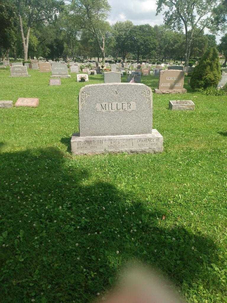 Earl L. Miller's grave. Photo 1