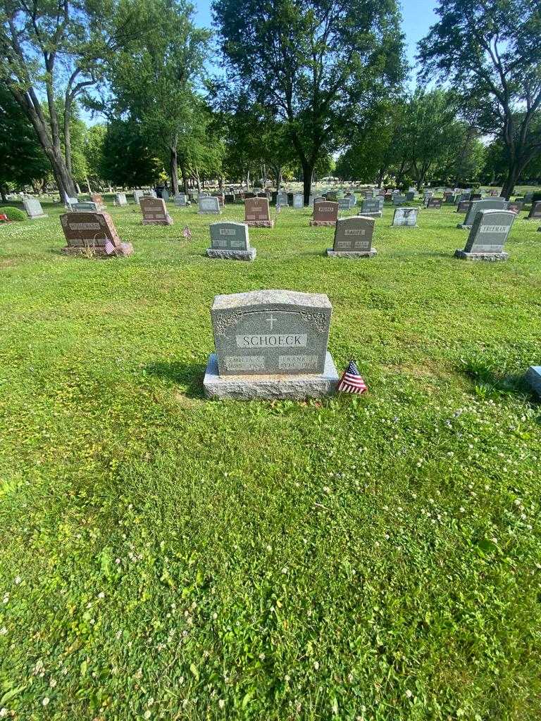 Frank J. Schoeck's grave. Photo 1