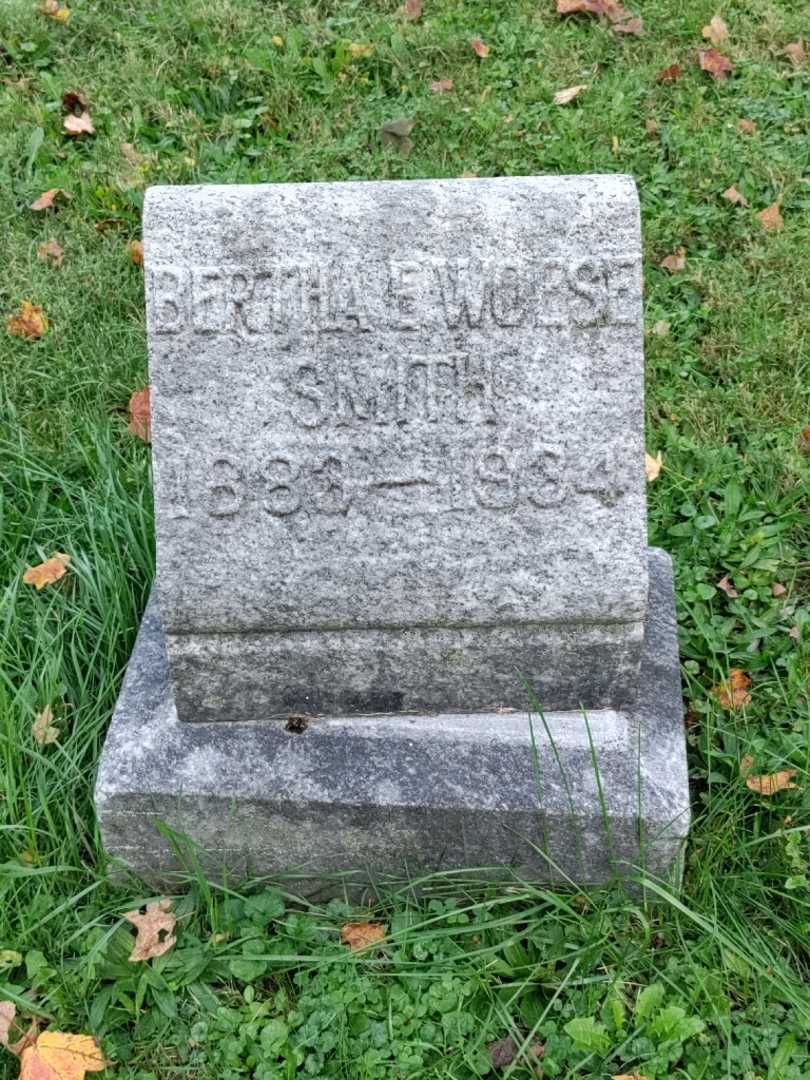 Bertha E. Woese Smith's grave. Photo 3