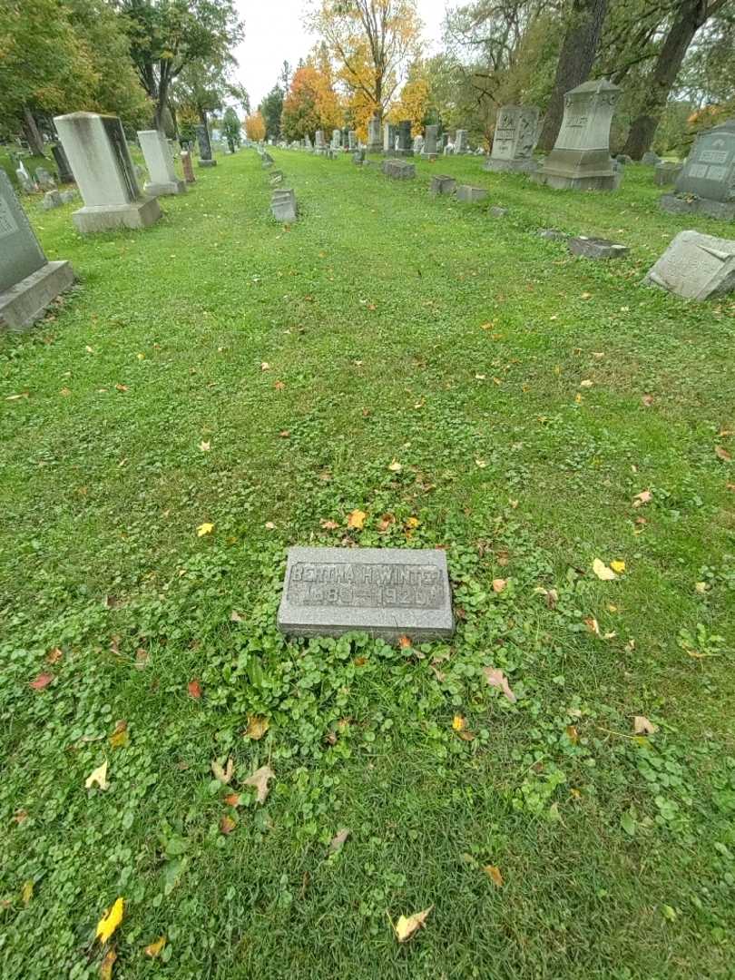 Bertha H. Winter's grave. Photo 1