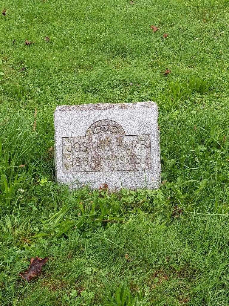 Joseph Herb's grave. Photo 2