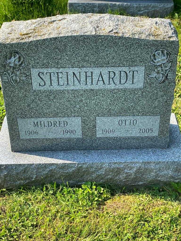 Mildred Steinhardt's grave. Photo 3