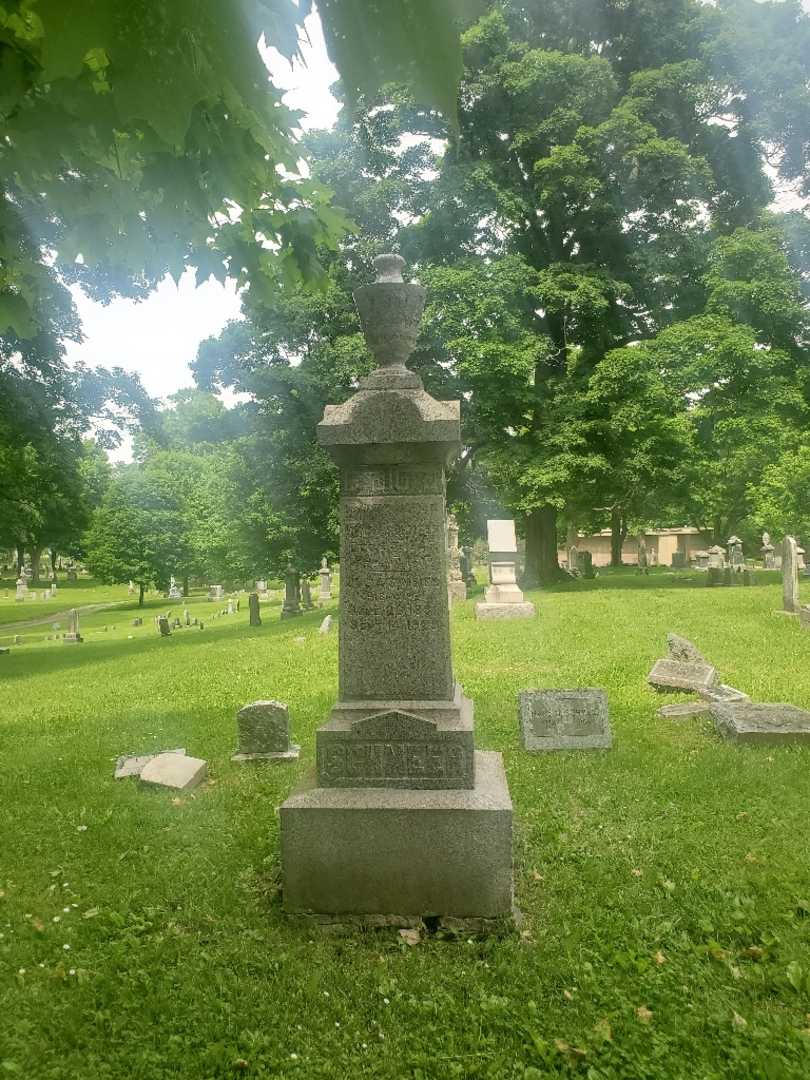 Julia Sophia Schmeer's grave. Photo 2