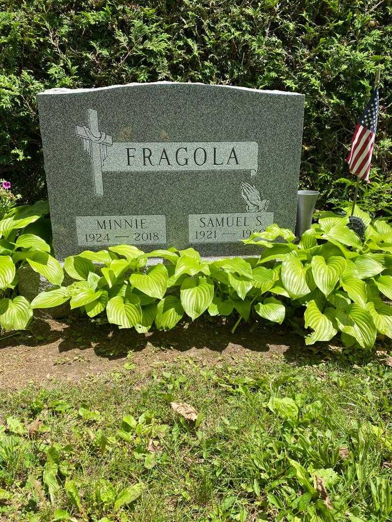 Minnie Fragola's grave. Photo 2