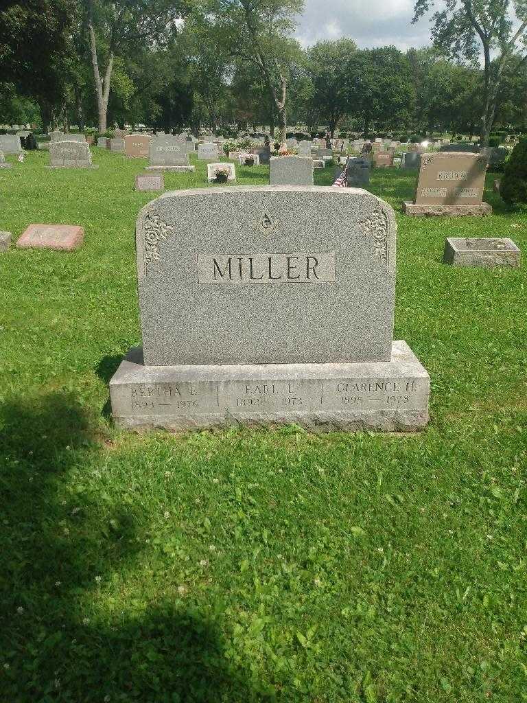 Earl L. Miller's grave. Photo 2