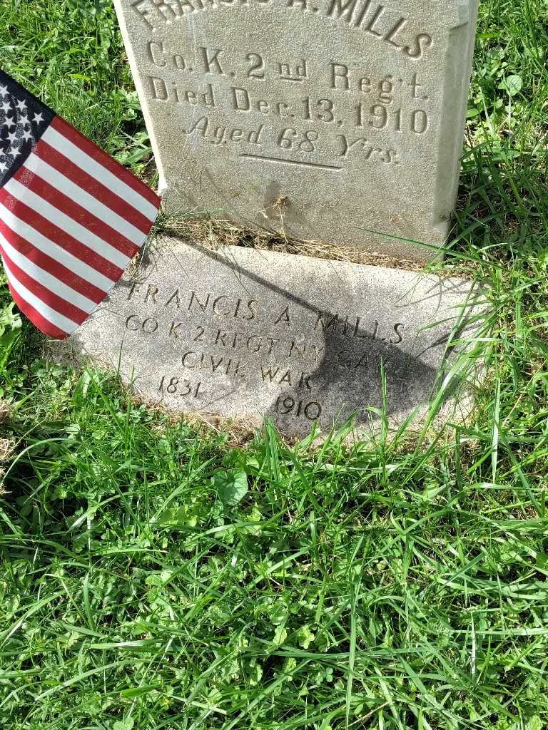 Francis A. Mills's grave. Photo 5