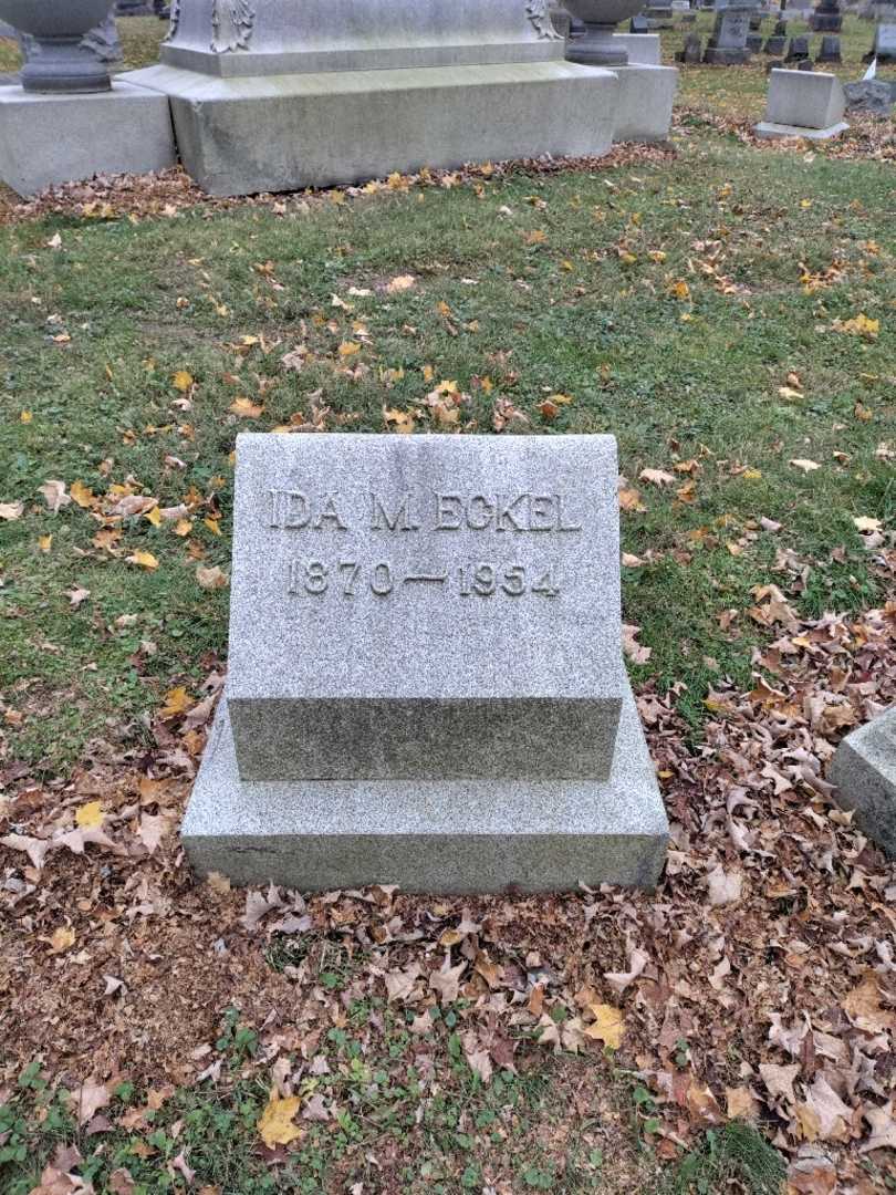 Ida M. Eckel's grave. Photo 2