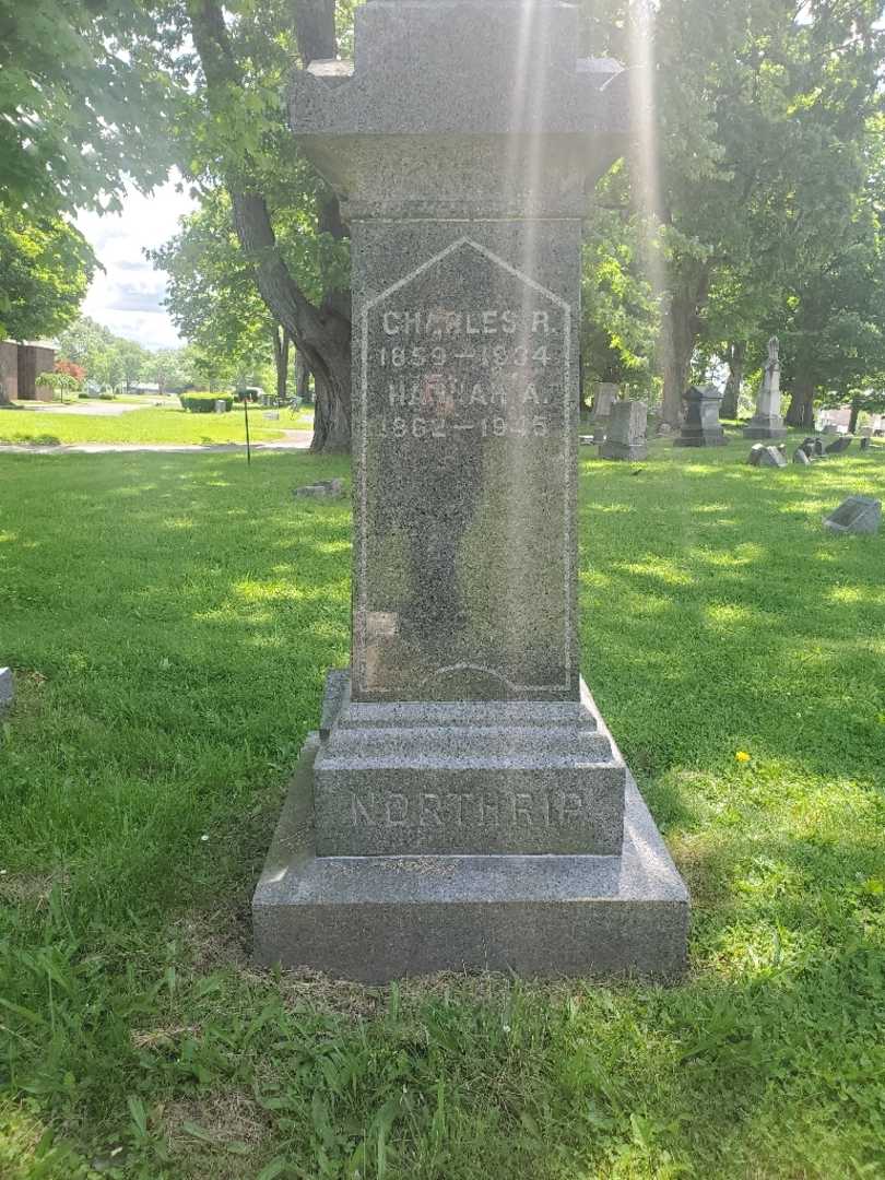 Hannah Northrip's grave. Photo 3