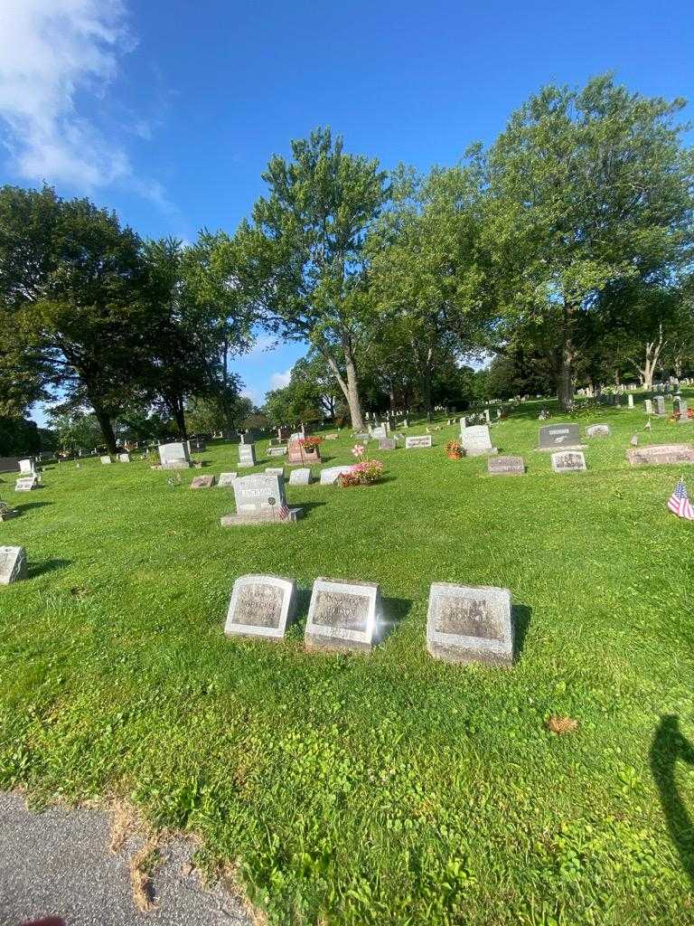 William F. Hobson's grave. Photo 1