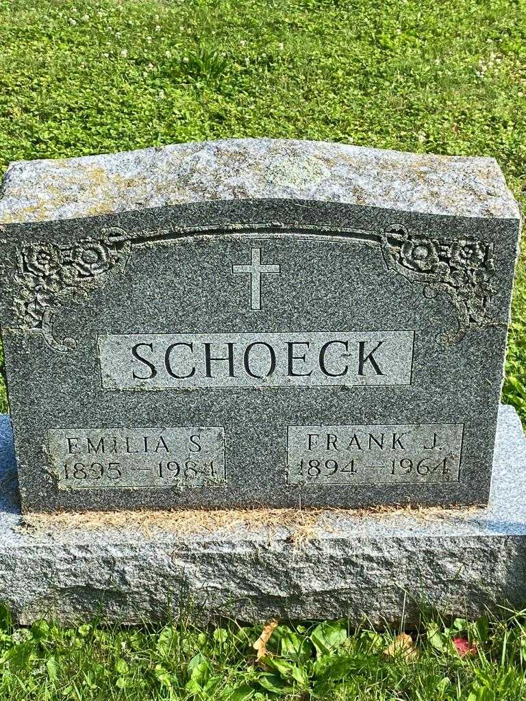 Frank J. Schoeck's grave. Photo 3
