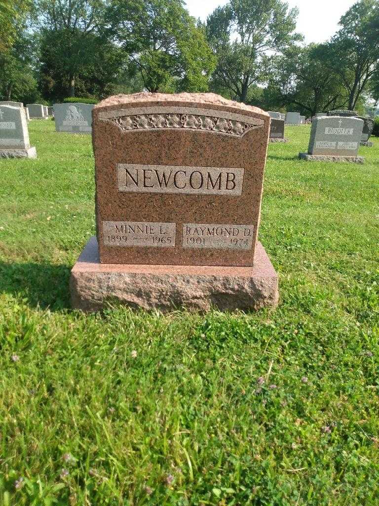 Raymond D. Newcomb's grave. Photo 2