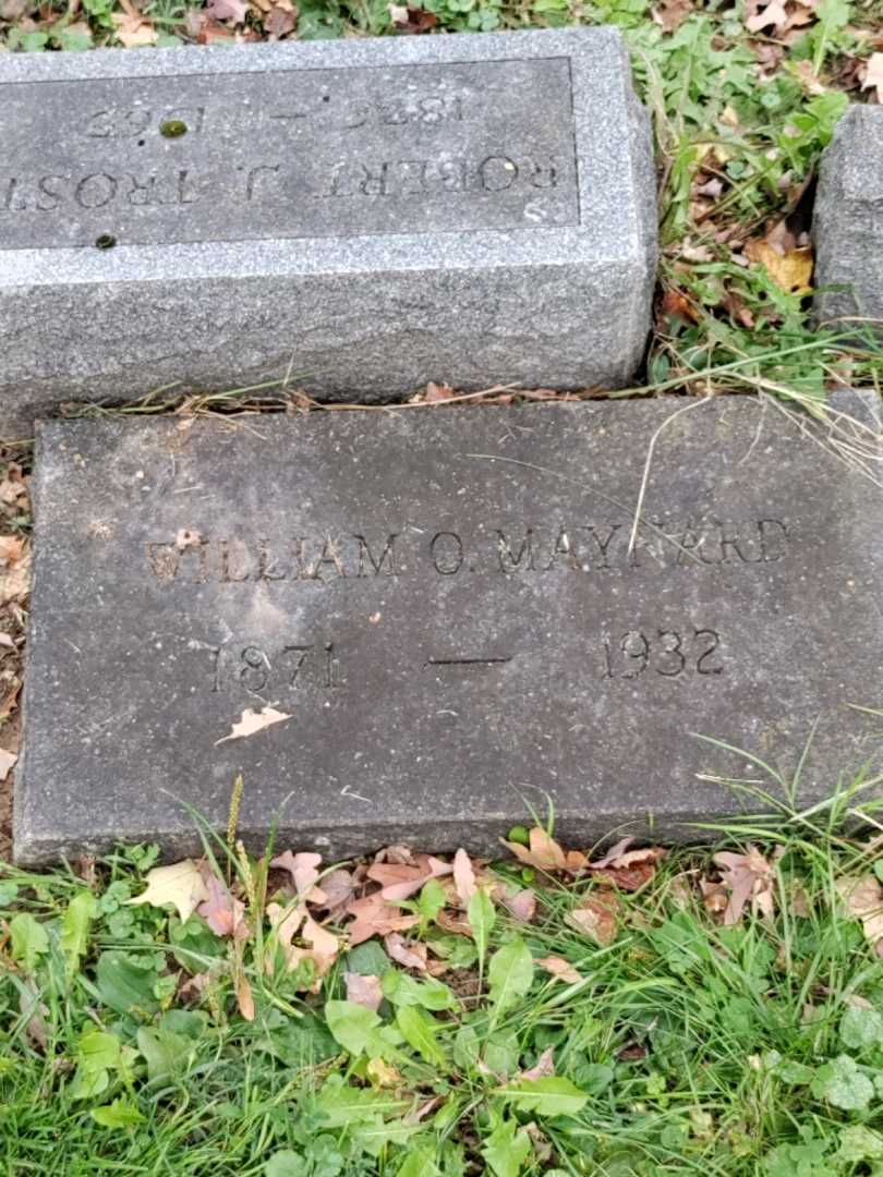 William O. Maynard's grave. Photo 3