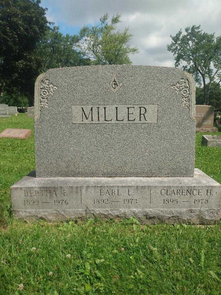 Earl L. Miller's grave. Photo 3