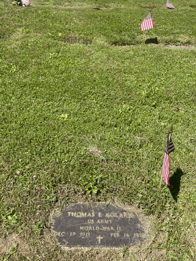 Thomas E. Kolaris's grave. Photo 4