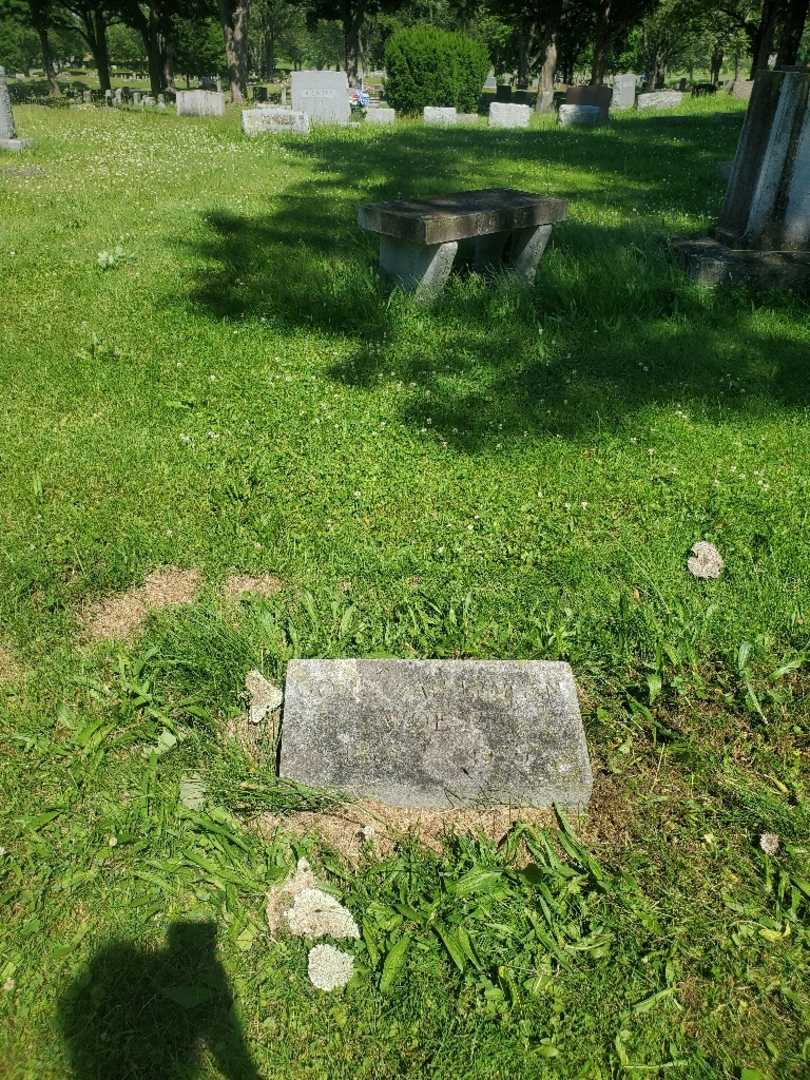 Josie Woese Van Lengen's grave. Photo 2