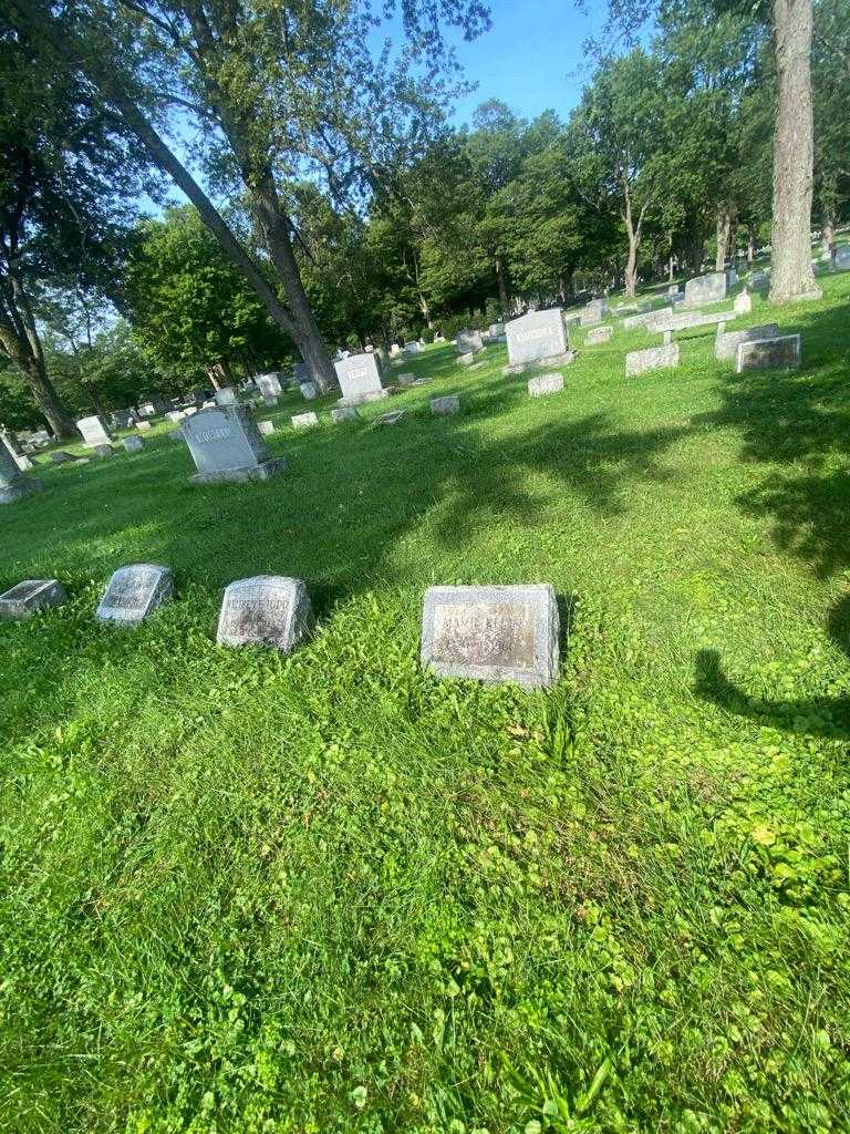 Mamie B. Klein's grave. Photo 1
