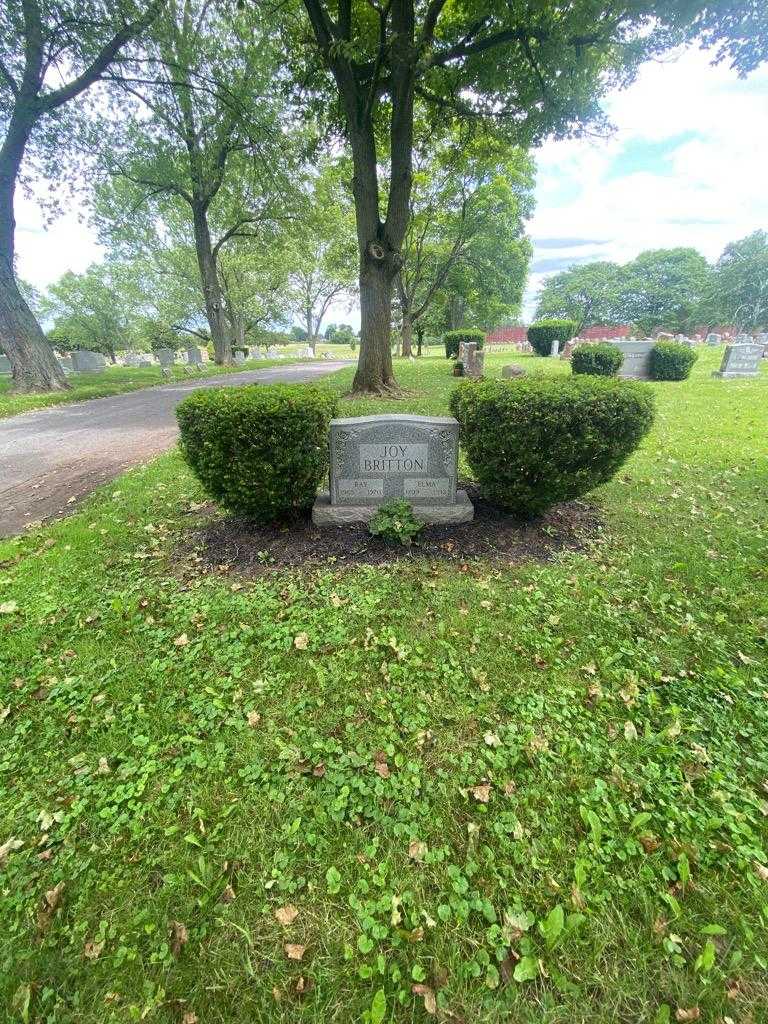 Elma Britton Joy's grave. Photo 1