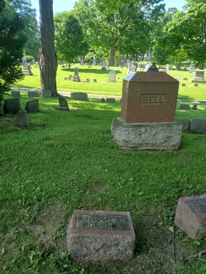 Louisa Bell's grave. Photo 2