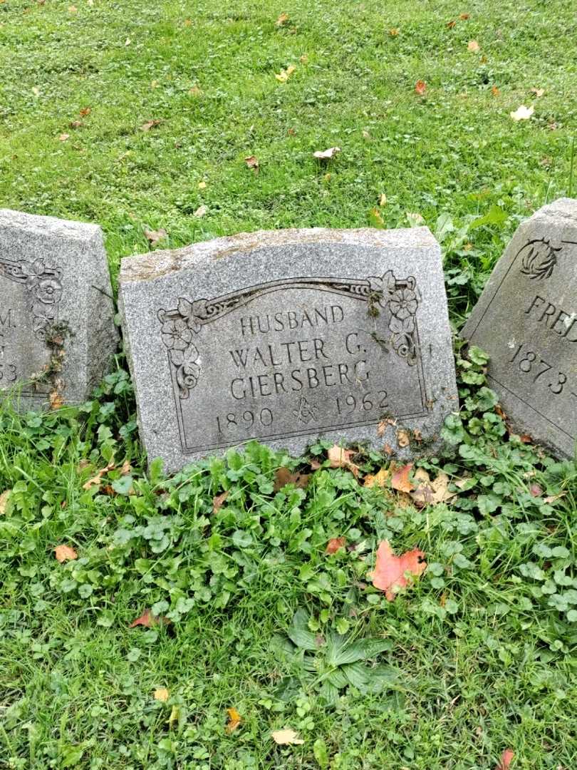 Walter G. Giersberg's grave. Photo 2