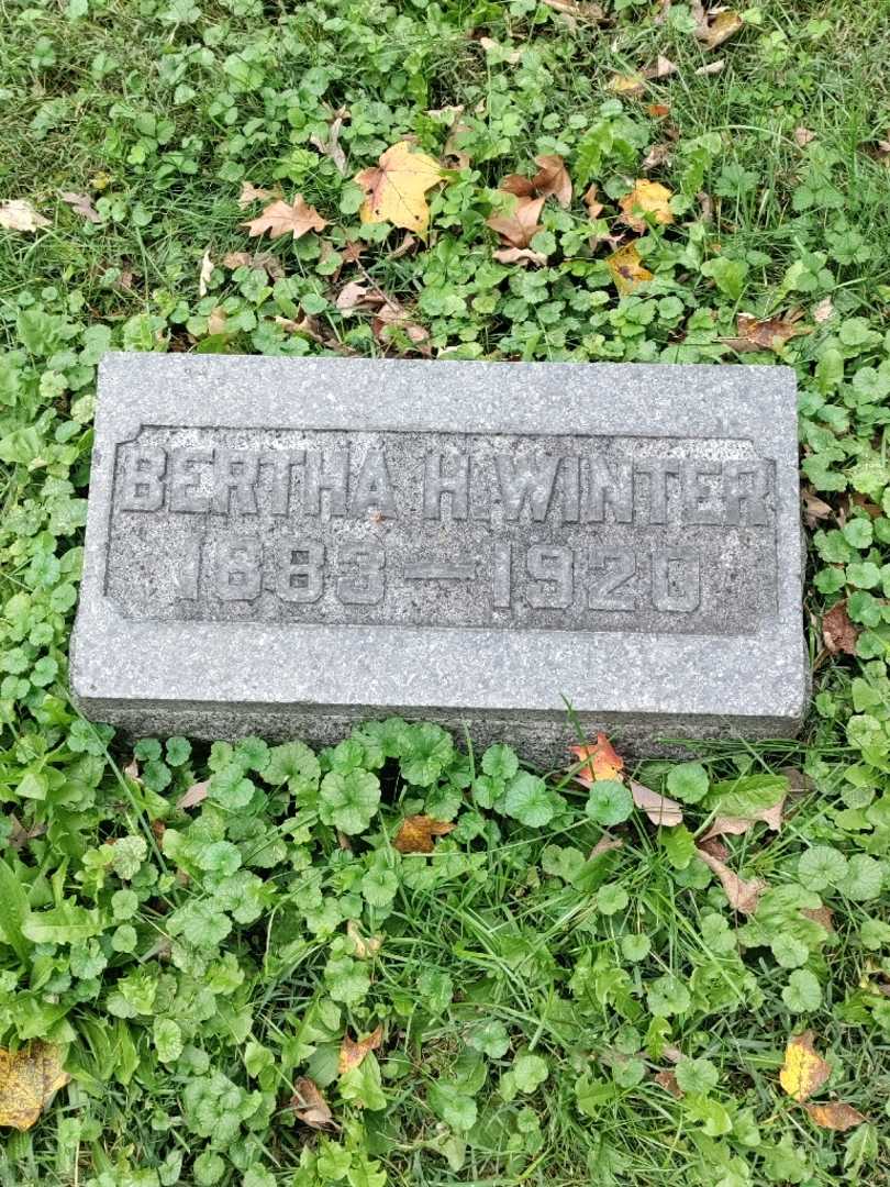 Bertha H. Winter's grave. Photo 3