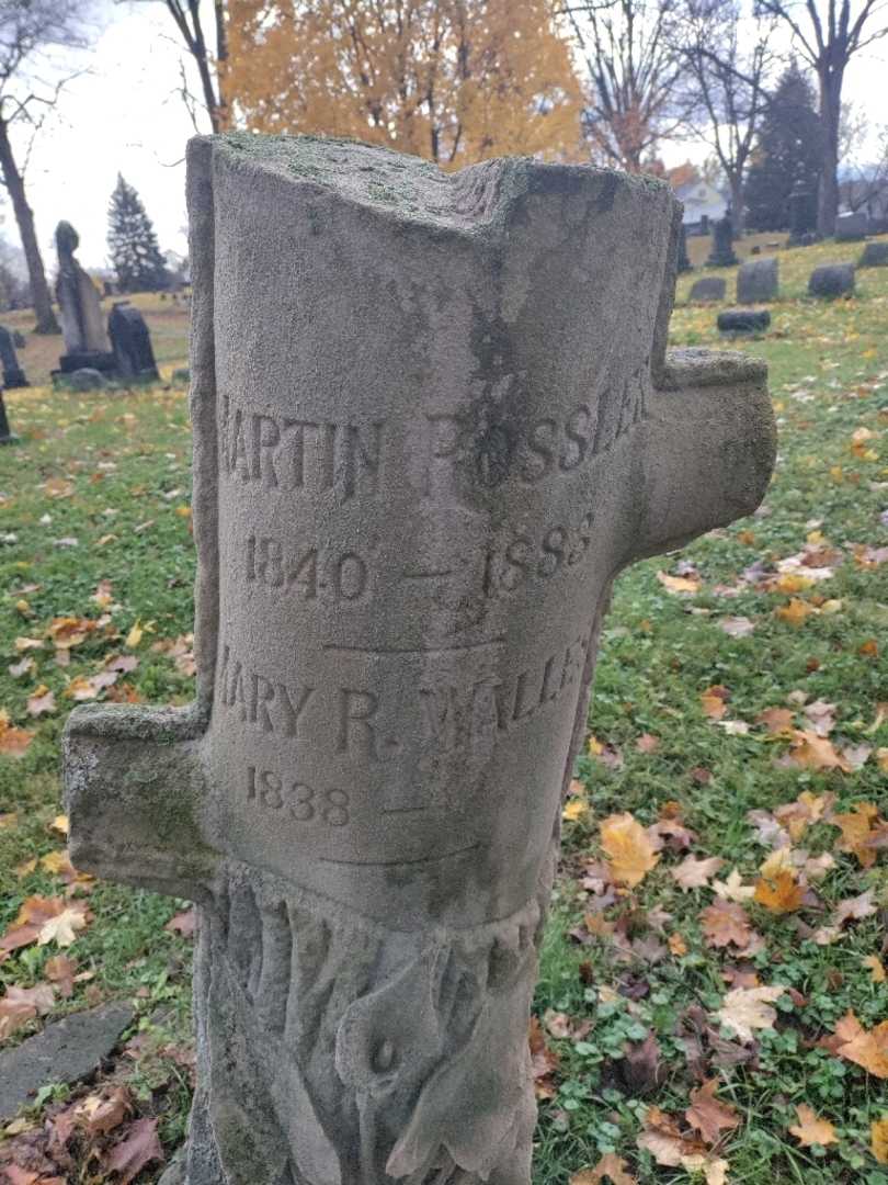 Mary R. Walles's grave. Photo 3