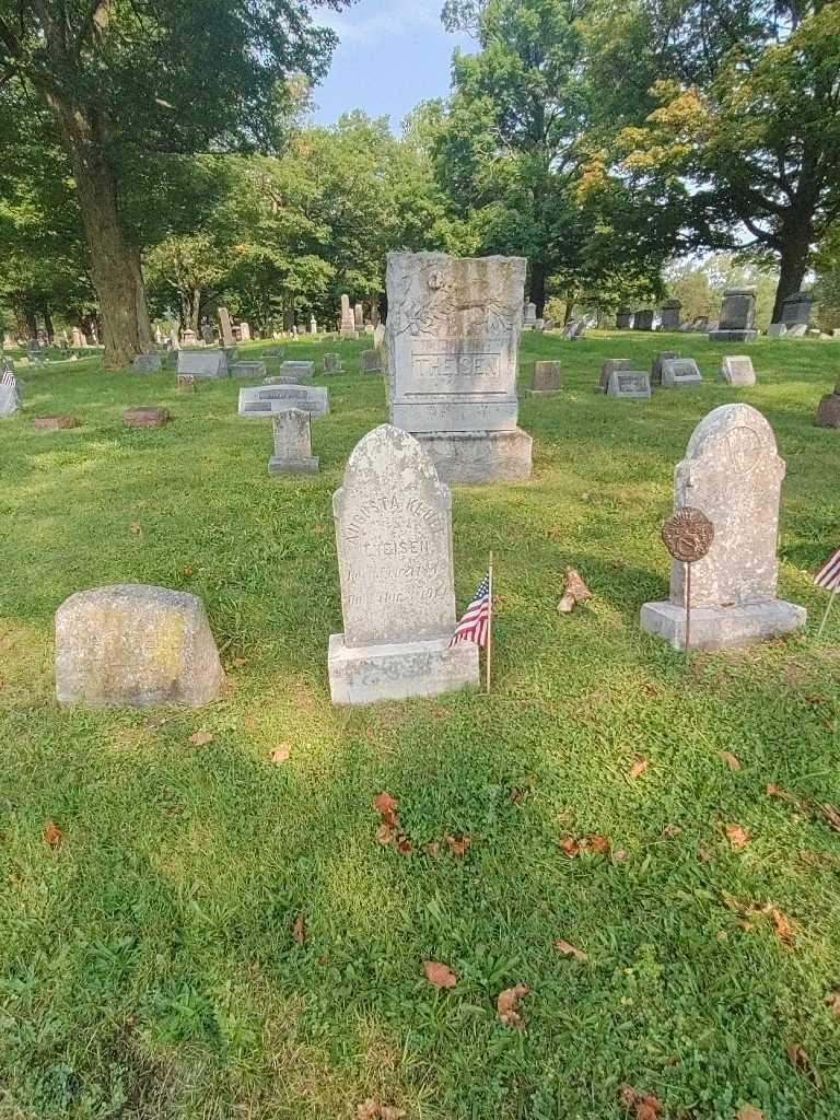 Augusta Klube Theisen's grave. Photo 1