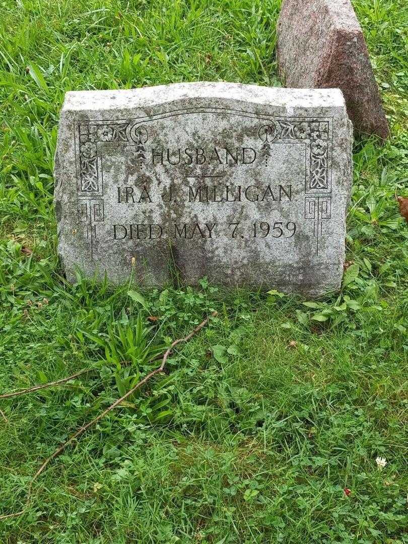 Ira J. Milligan's grave. Photo 2