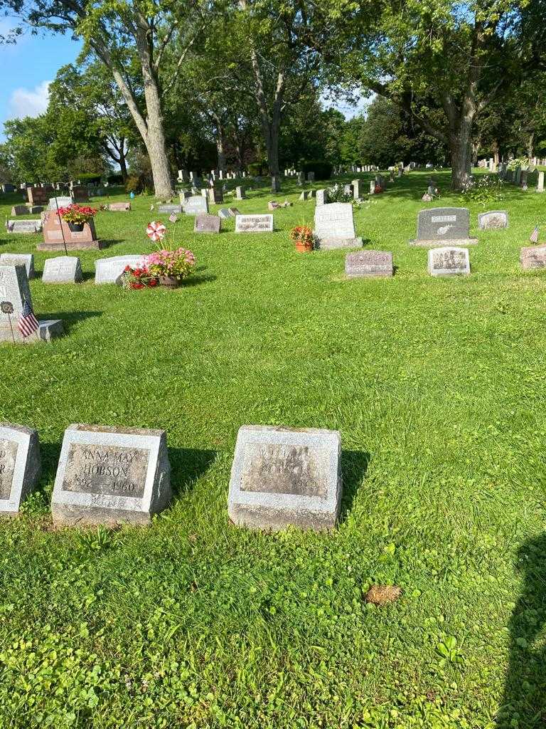 William F. Hobson's grave. Photo 2