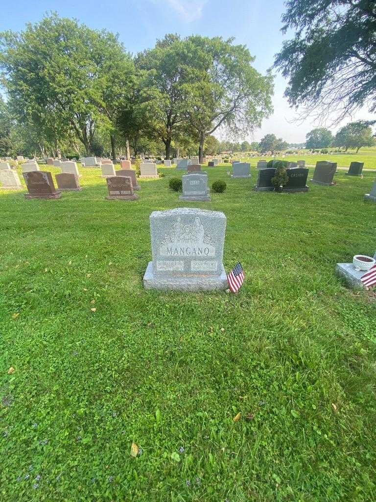 Helen P. Mangano's grave. Photo 1